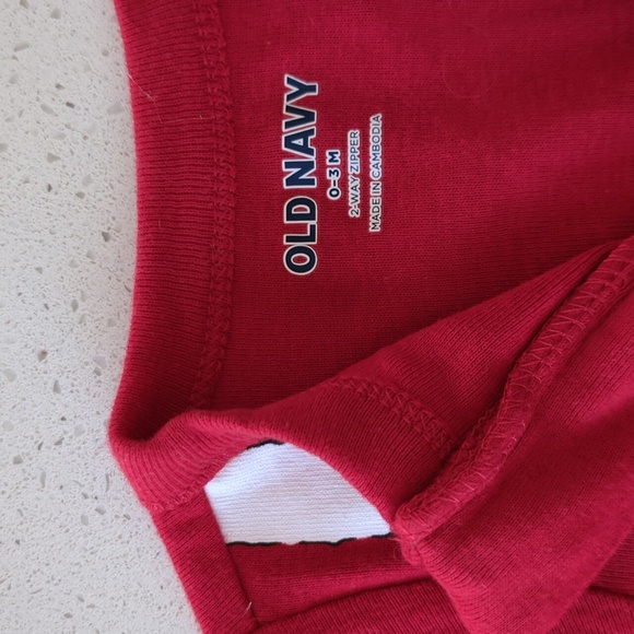 NWT Old Navy Bundle - Christmas / Winter - Onesies, Santa Suit - Picture 4 of 8